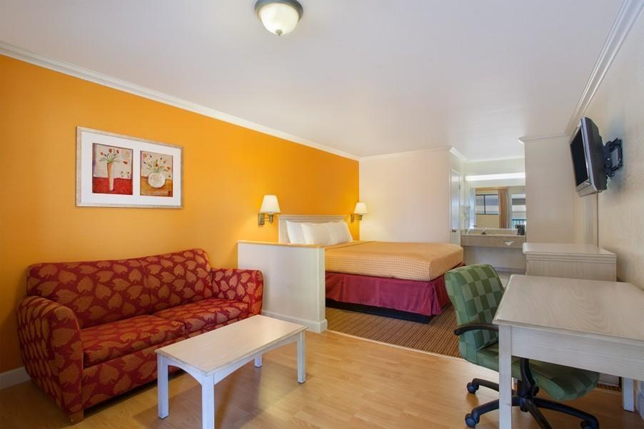 Travelodge By Wyndham Lemoore Near Naval Air Station Exterior foto