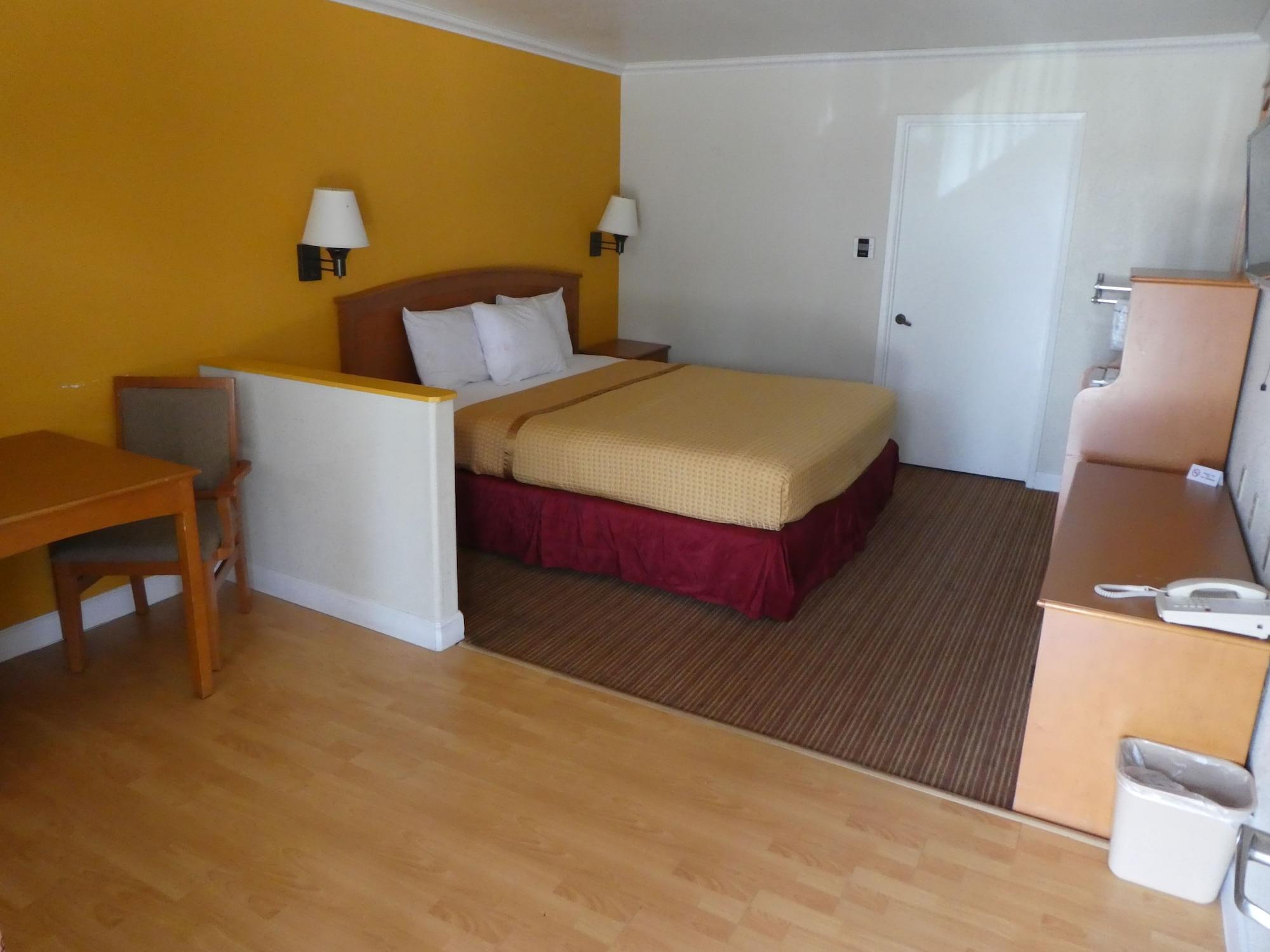 Travelodge By Wyndham Lemoore Near Naval Air Station Exterior foto