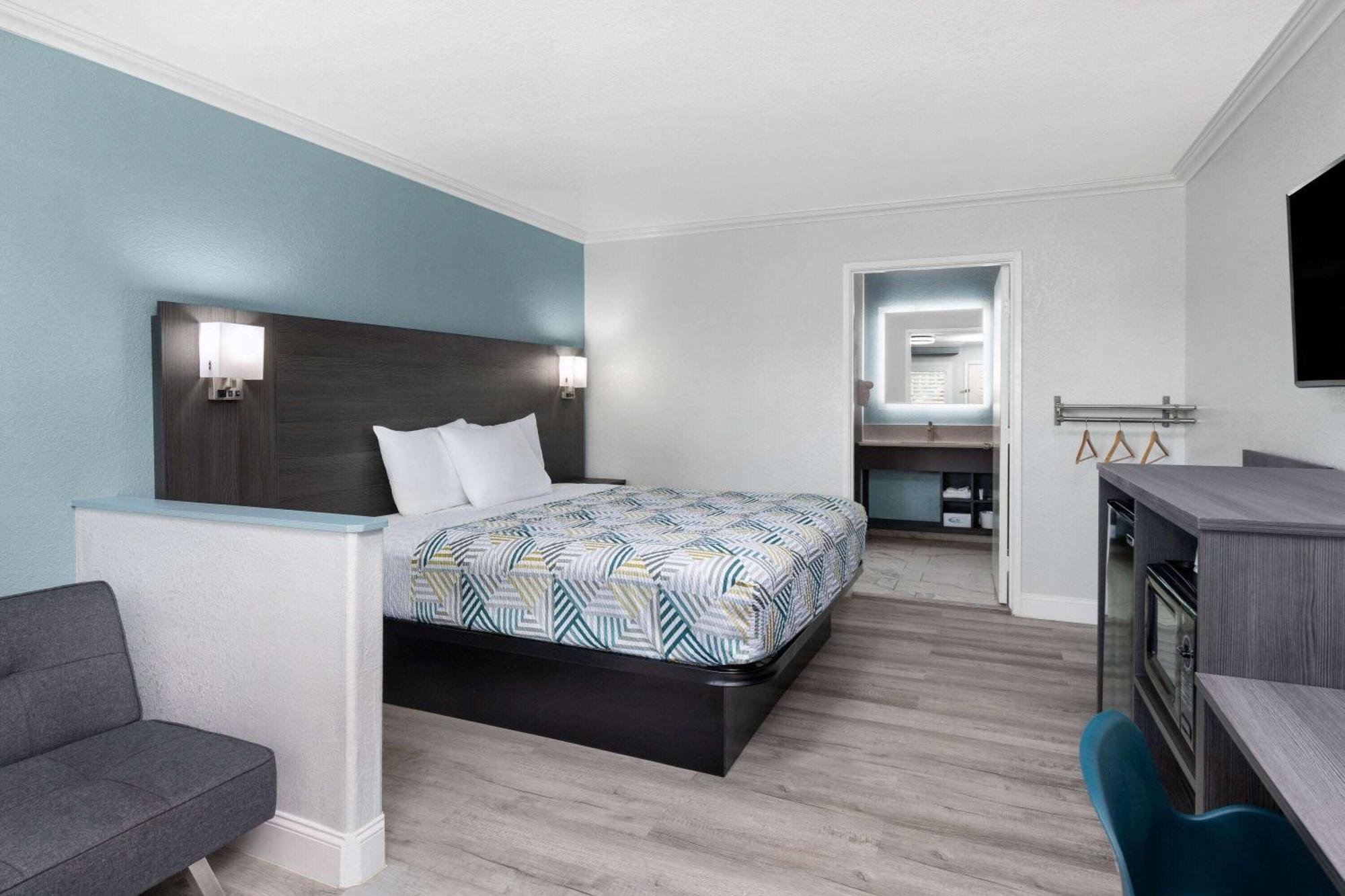 Travelodge By Wyndham Lemoore Near Naval Air Station Exterior foto