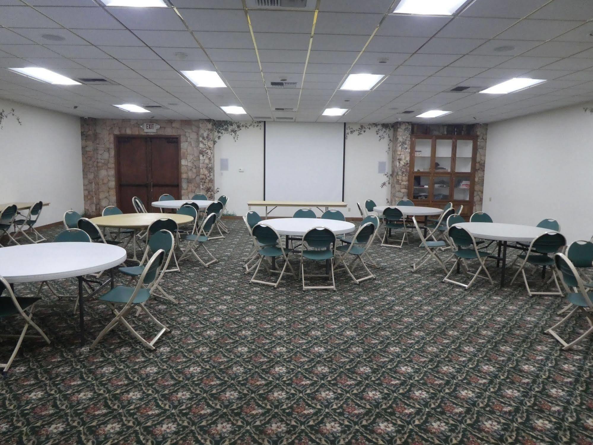 Travelodge By Wyndham Lemoore Near Naval Air Station Exterior foto